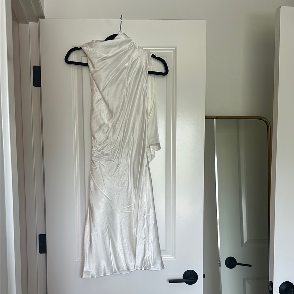 DISSH Elegant White Wedding Dress